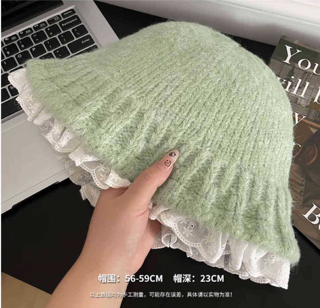 怠zyなスタイルの帽子女性秋と冬の甘いレースニットウールの帽子は、小さな暖かくて一致する盆地の帽子を示しています