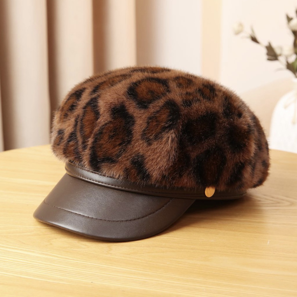 秋冬の新作帽子女性用ヒョウ柄八角帽金属製のロゴ入りワイドつばが小顔に見えるスタイリッシュで高級感のあるハンチング帽